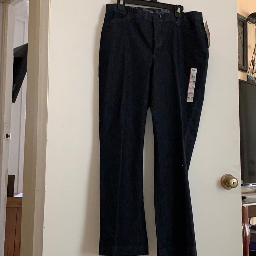 A pair women’s Levi’s jeans